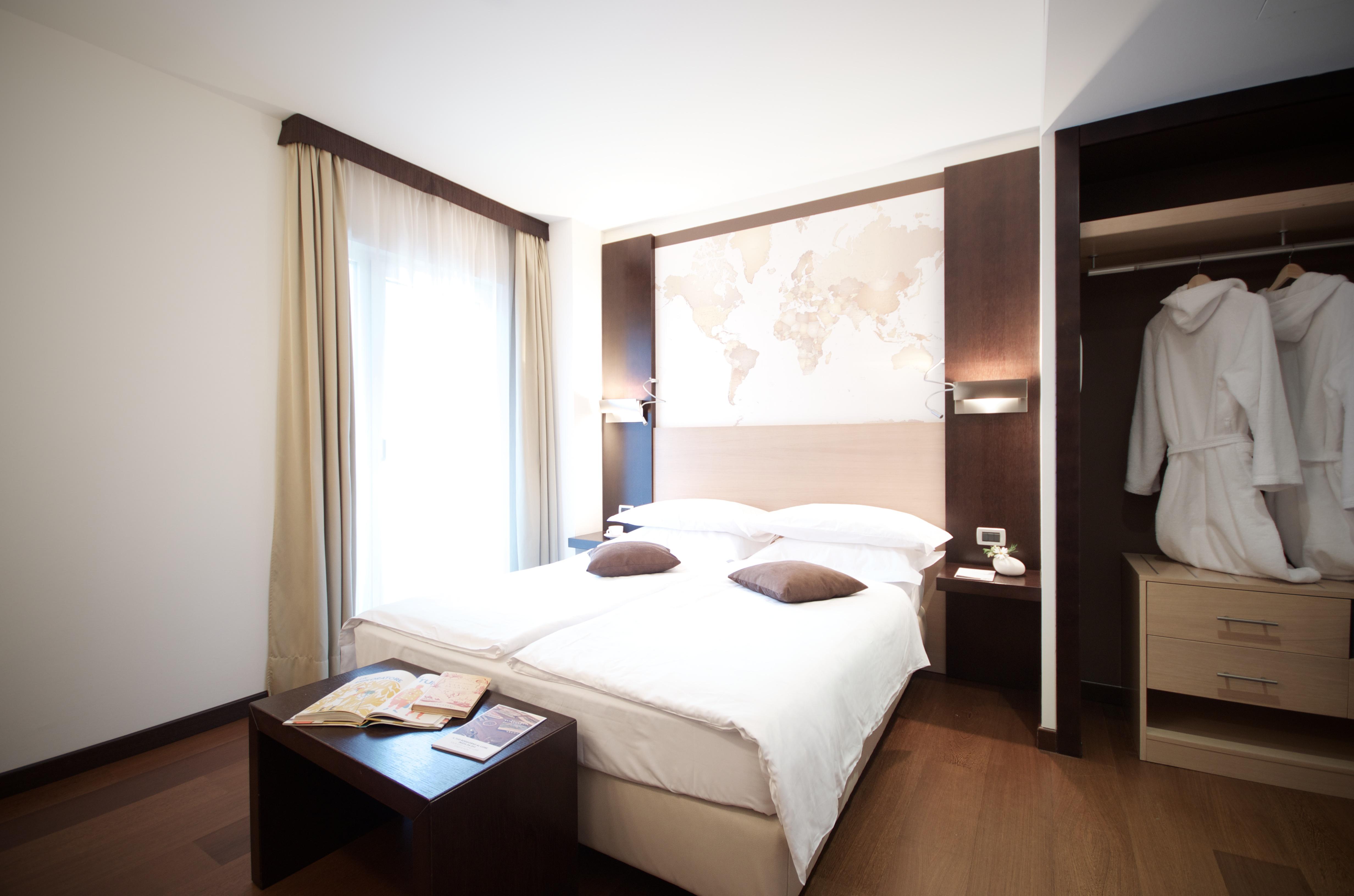 Hotel Luise Riva del Garda Esterno foto